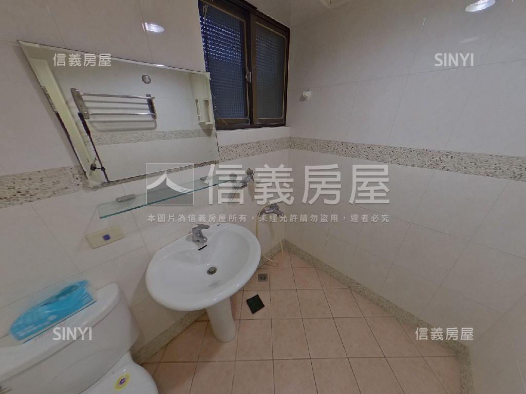 文化中心旁正路金店面房屋室內格局與周邊環境