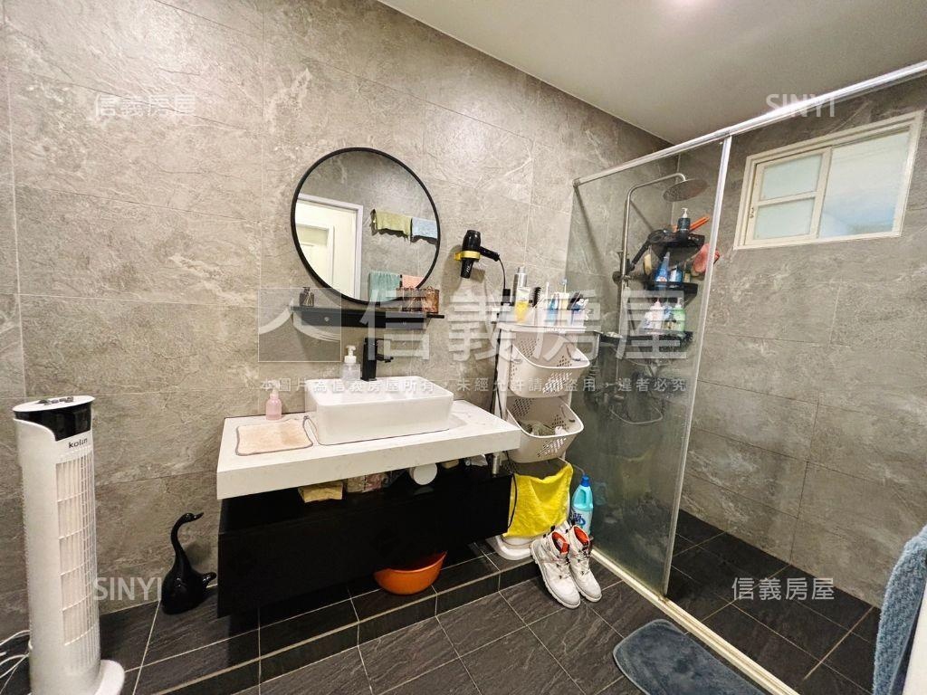 近捷運美妝彩光一樓房屋室內格局與周邊環境