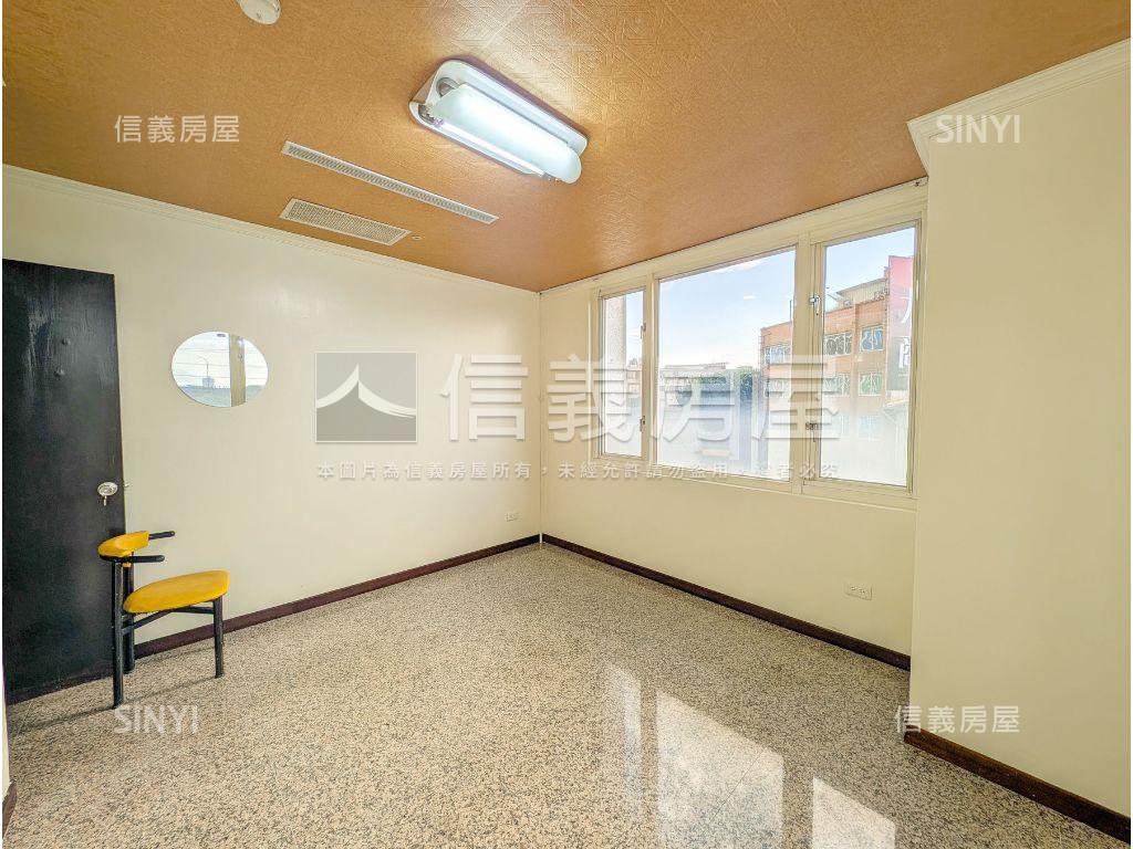 鋼骨三房車位稀有釋出房屋室內格局與周邊環境