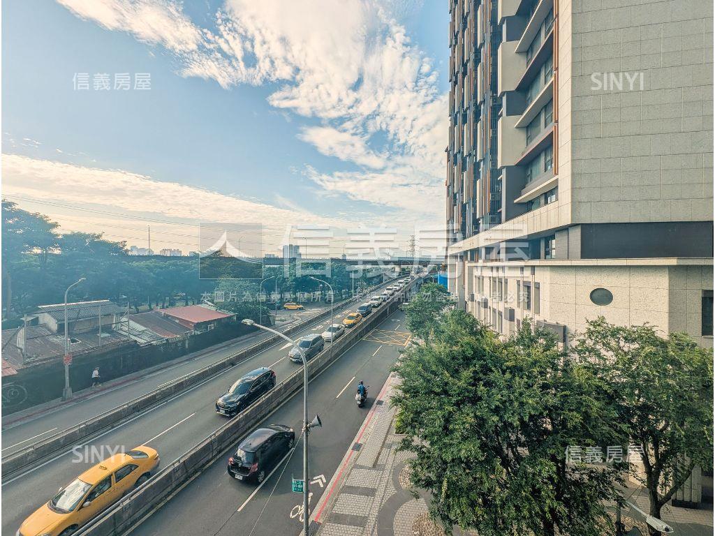 鋼骨三房車位稀有釋出房屋室內格局與周邊環境