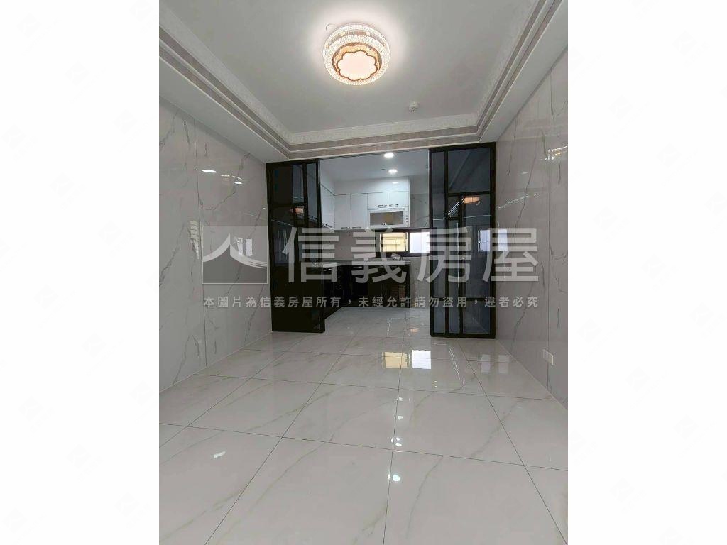 內壢太陽村精美次頂樓４房房屋室內格局與周邊環境