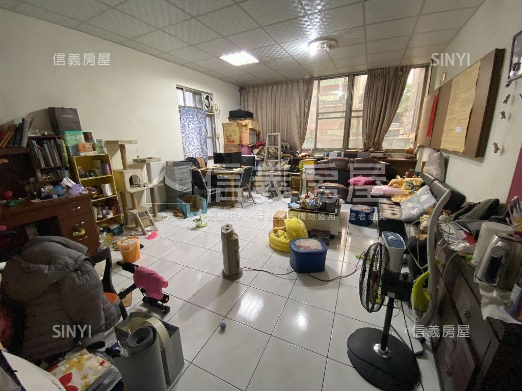 天祥民族角窗旁熱鬧金店面房屋室內格局與周邊環境