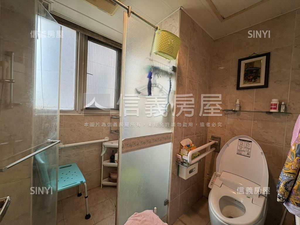 亞昕水花園４房雙車位房屋室內格局與周邊環境