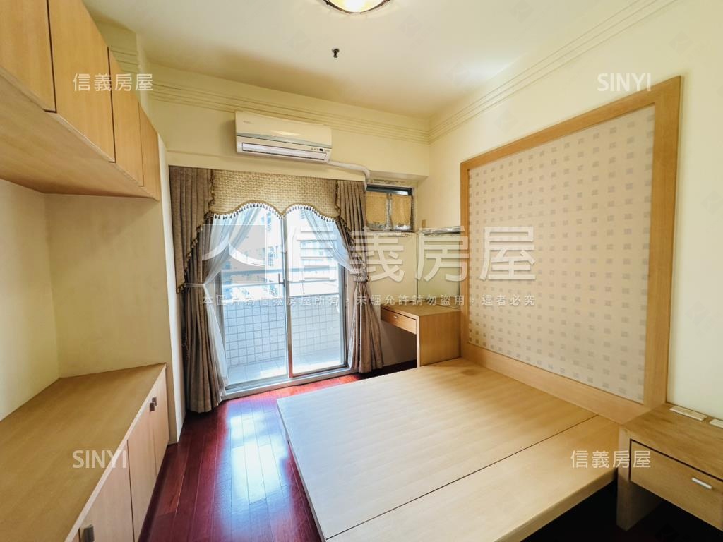 皇家貴賓高樓２房有車位房屋室內格局與周邊環境