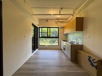 捷運宅兩房車位