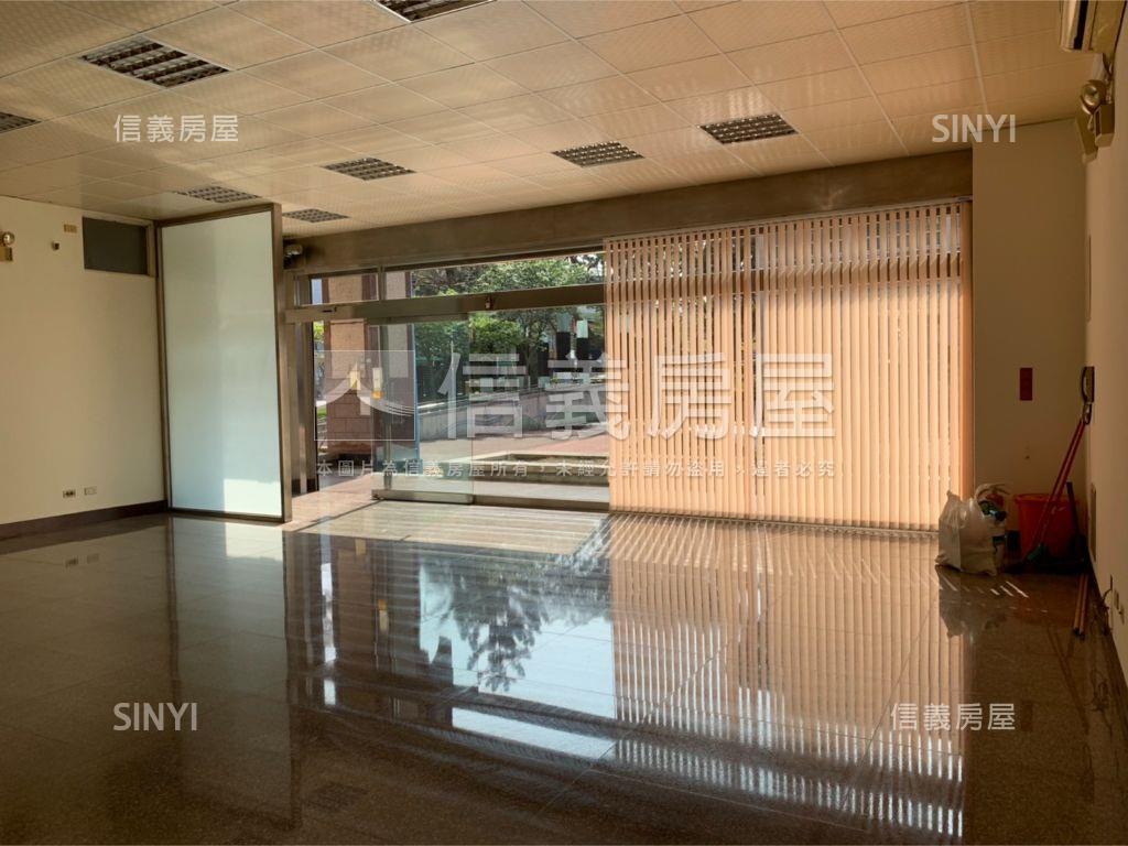 桃園龜山區公所旁面寬店辦房屋室內格局與周邊環境