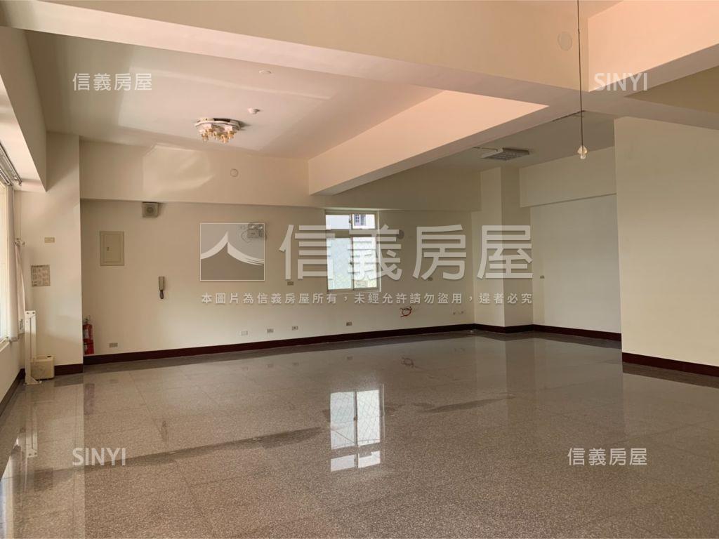 桃園龜山區公所旁面寬店辦房屋室內格局與周邊環境