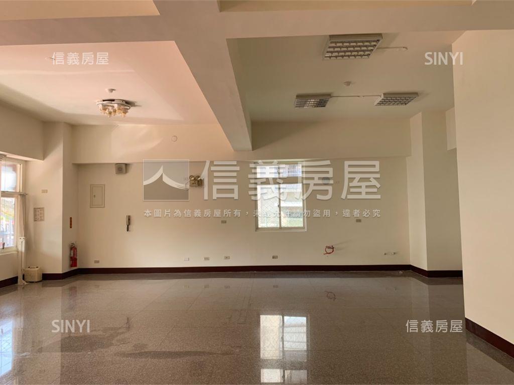桃園龜山區公所旁面寬店辦房屋室內格局與周邊環境