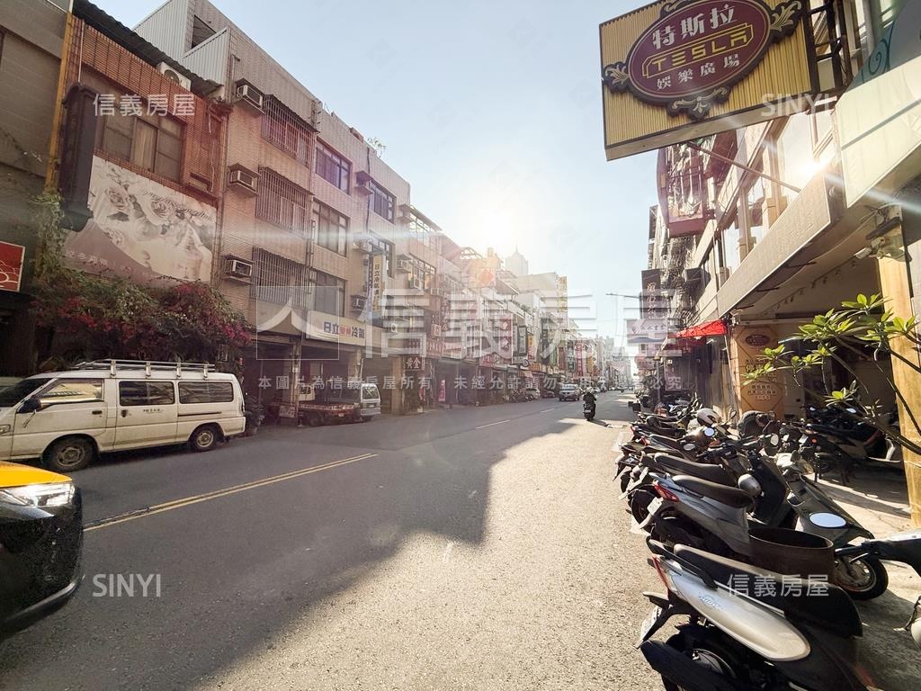 三多商圈機能美三房房屋室內格局與周邊環境