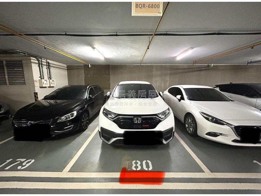 ⭐新巨蛋大套房車位房屋室內格局與周邊環境