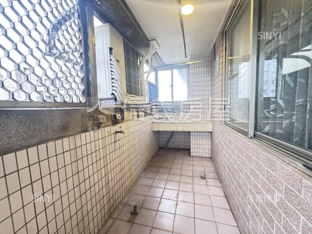 凱廈鋼骨高樓景觀四房房屋室內格局與周邊環境