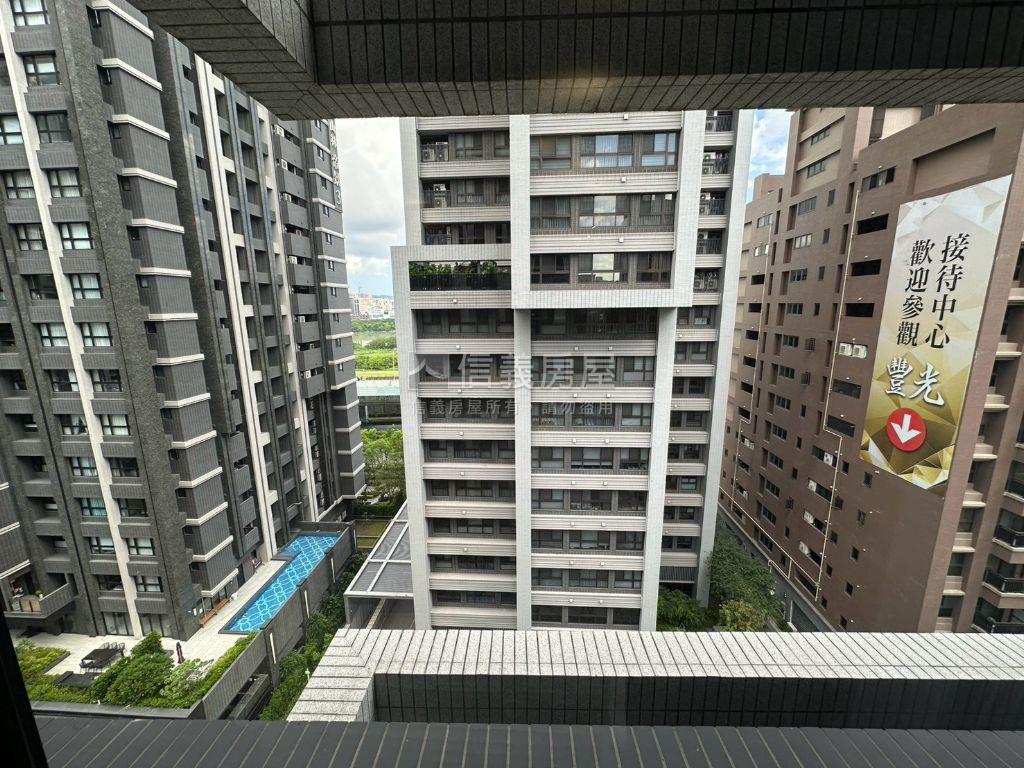 新接涵翠稀有兩房車位房屋室內格局與周邊環境