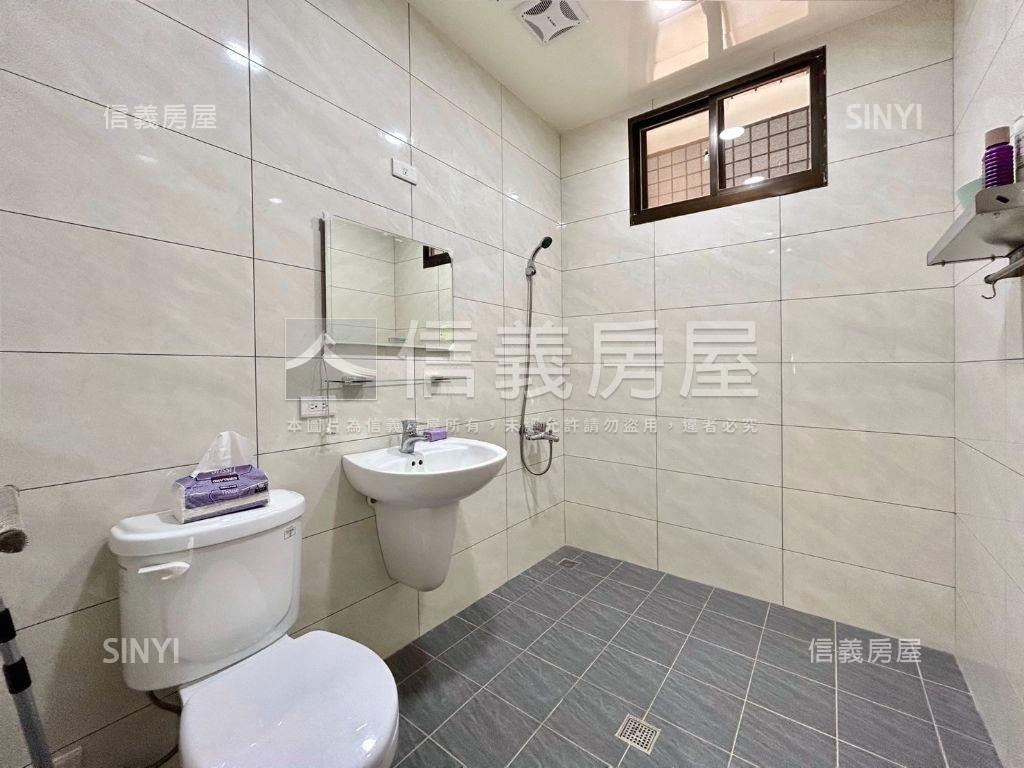 縣政臨路美裝潢大透天房屋室內格局與周邊環境