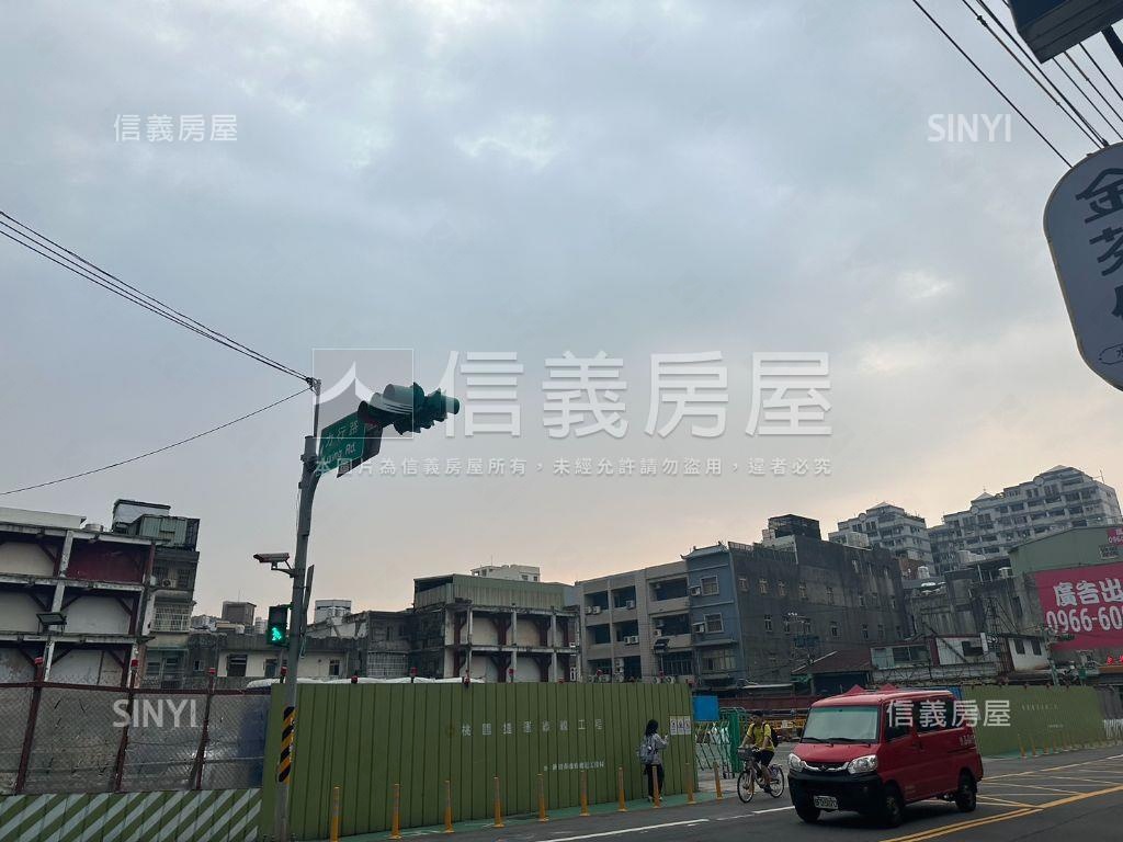 近中正路稀有店面房屋室內格局與周邊環境