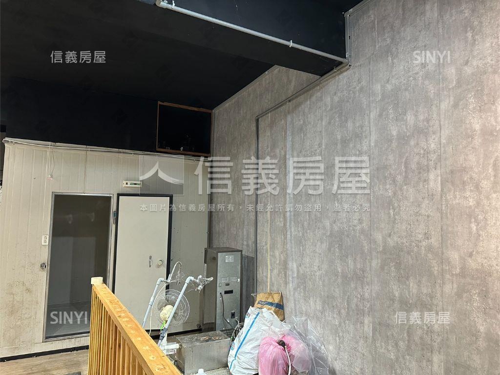 近中正路稀有店面房屋室內格局與周邊環境