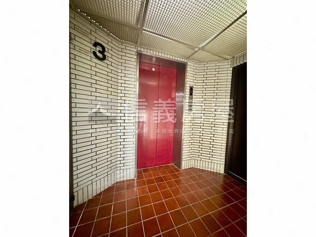 稀有國泰建設雙敦邊間華廈房屋室內格局與周邊環境