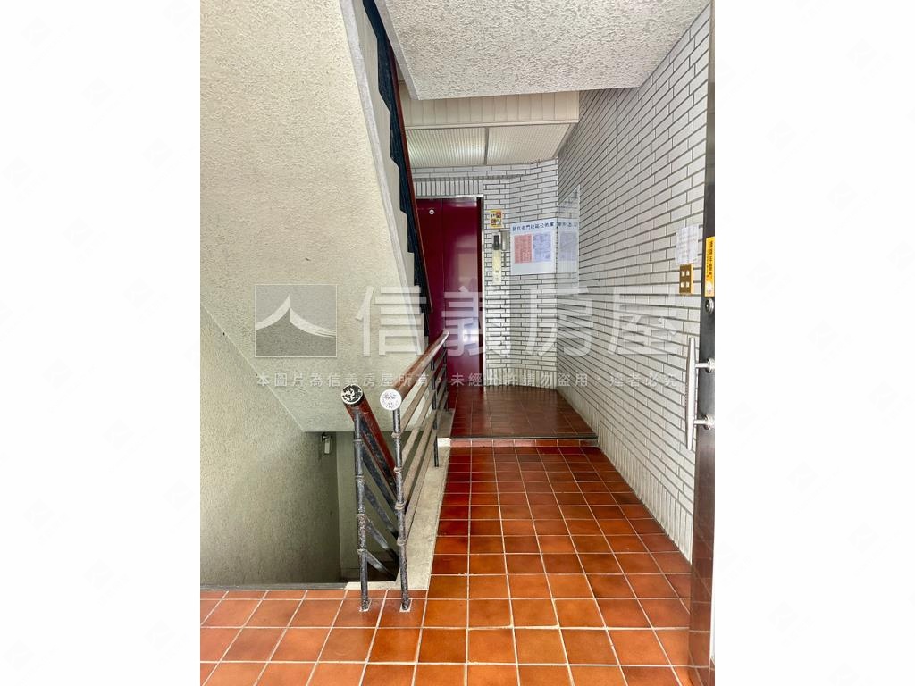 稀有國泰建設雙敦邊間華廈房屋室內格局與周邊環境