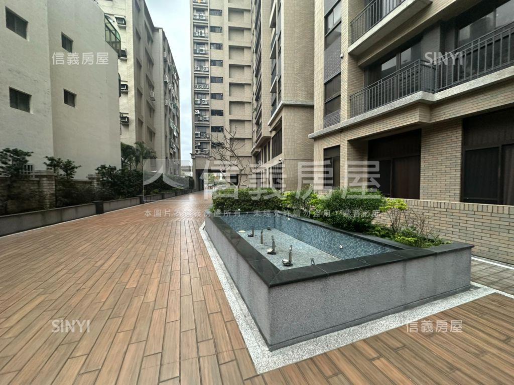 自由大道一樓雙車房屋室內格局與周邊環境