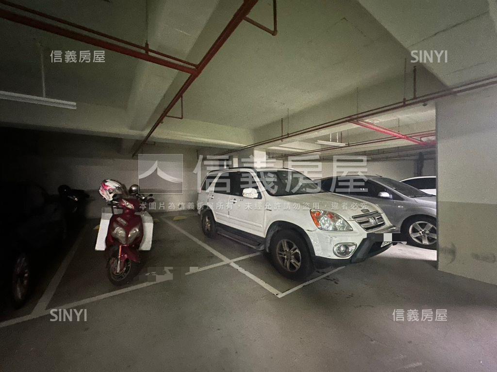 自由大道一樓雙車房屋室內格局與周邊環境