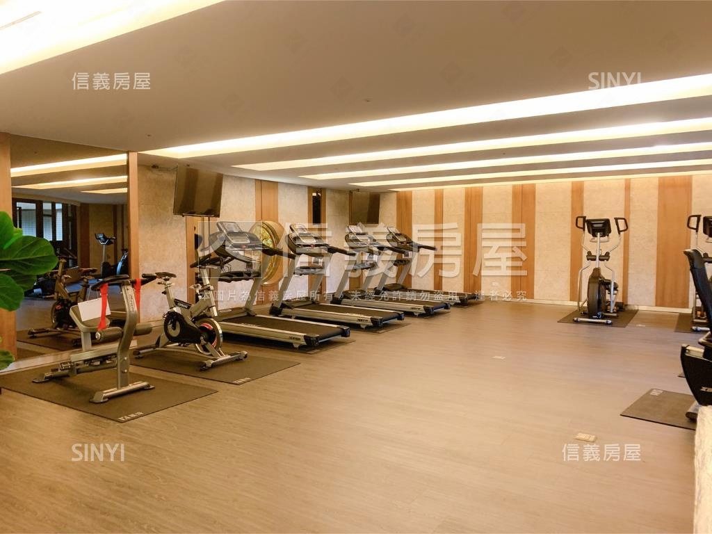 永鼎帝京亮麗高樓四房車位房屋室內格局與周邊環境