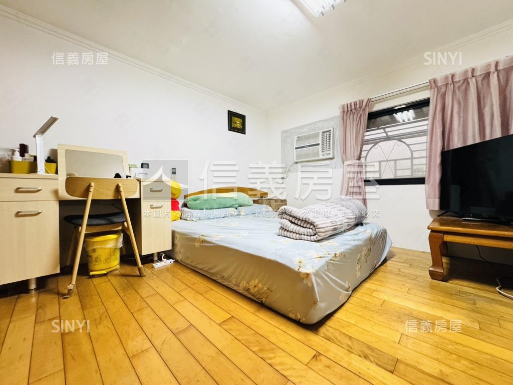 台南傳奇附平面車位房屋室內格局與周邊環境