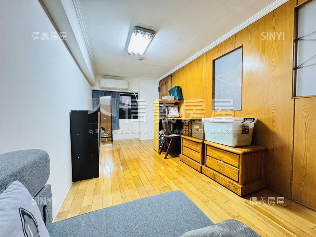 台南傳奇附平面車位房屋室內格局與周邊環境