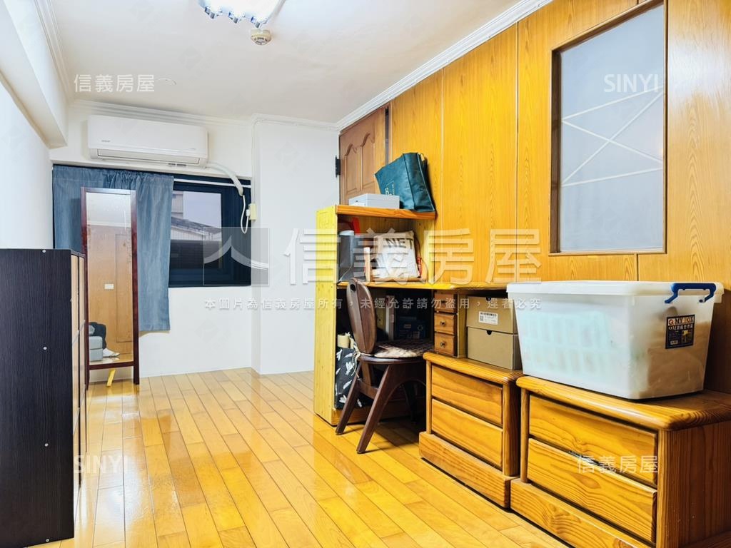 台南傳奇附平面車位房屋室內格局與周邊環境