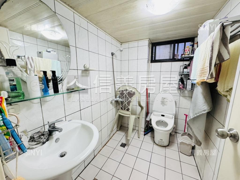 台南傳奇附平面車位房屋室內格局與周邊環境