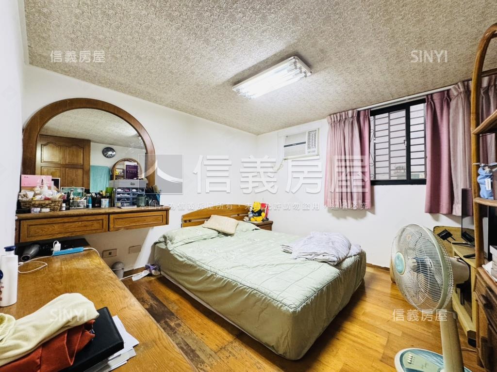 台南傳奇附平面車位房屋室內格局與周邊環境