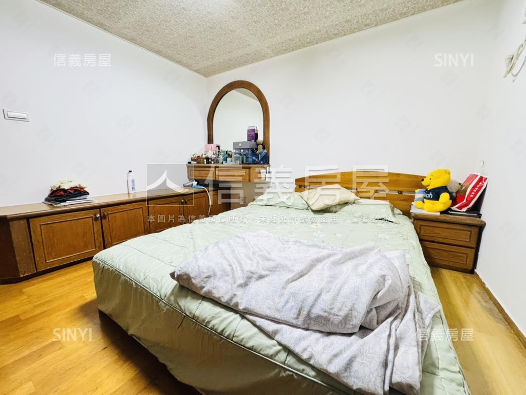 台南傳奇附平面車位房屋室內格局與周邊環境