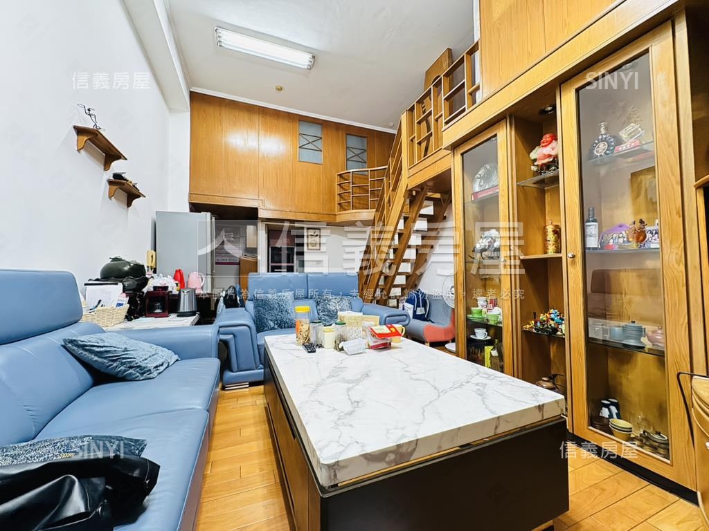 台南傳奇附平面車位房屋室內格局與周邊環境