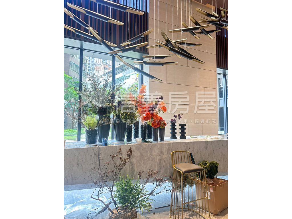 市政愛悅３房平車房屋室內格局與周邊環境