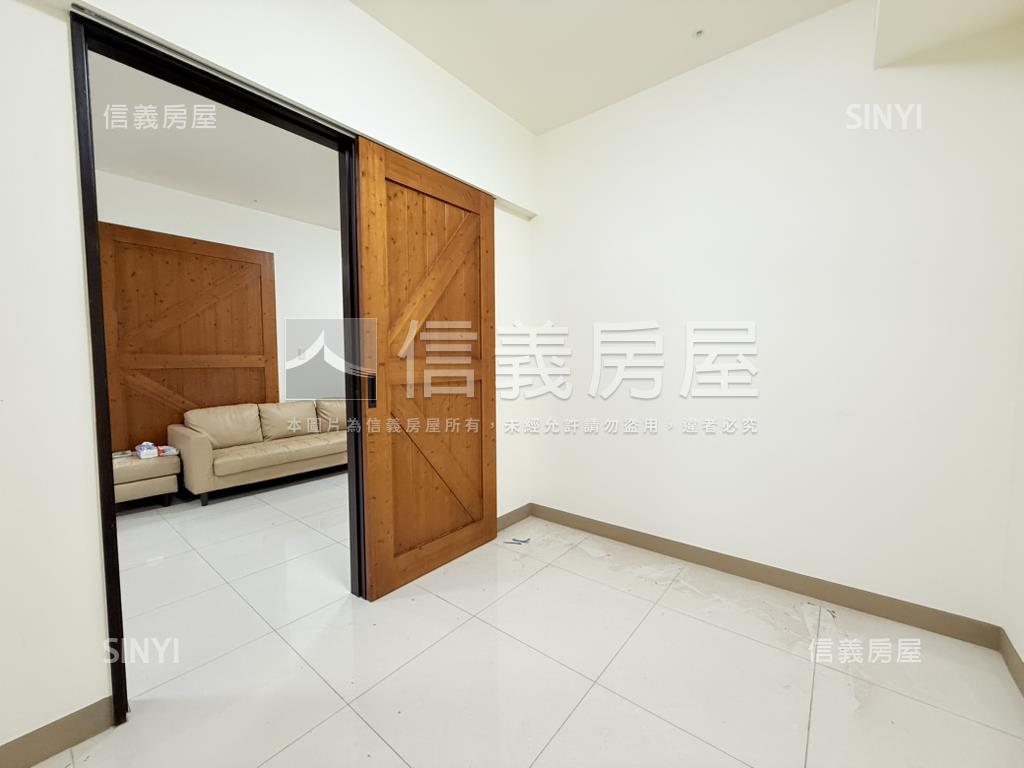 銳揚新天第海景兩房兩衛房屋室內格局與周邊環境