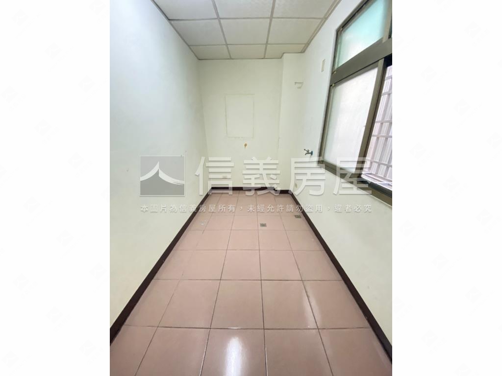 樹孝商圈約二十米路透店房屋室內格局與周邊環境
