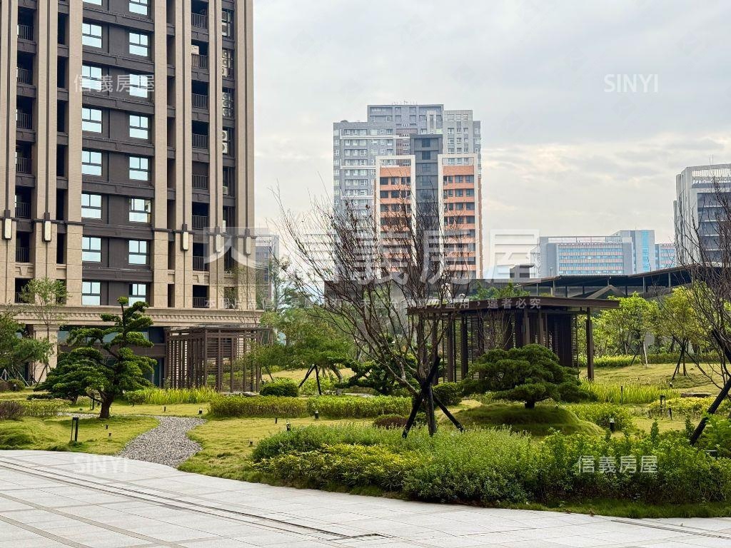世界花園☆面中庭三房車位房屋室內格局與周邊環境