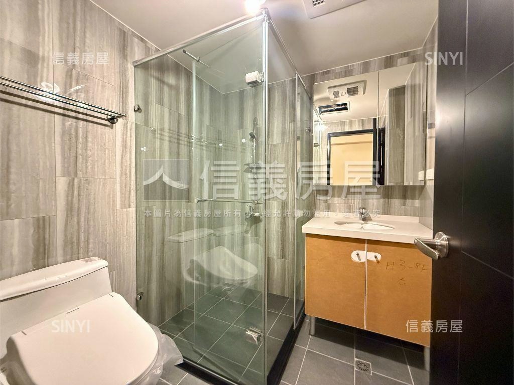 世界花園☆面中庭三房車位房屋室內格局與周邊環境