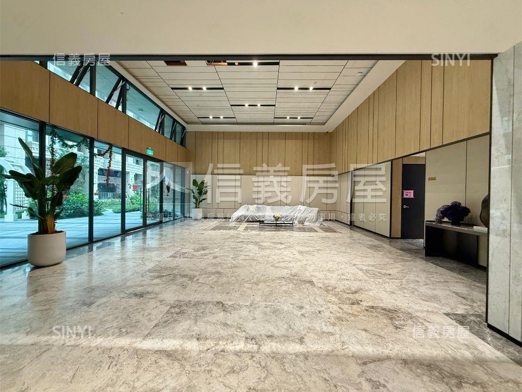 世界花園☆面中庭三房車位房屋室內格局與周邊環境