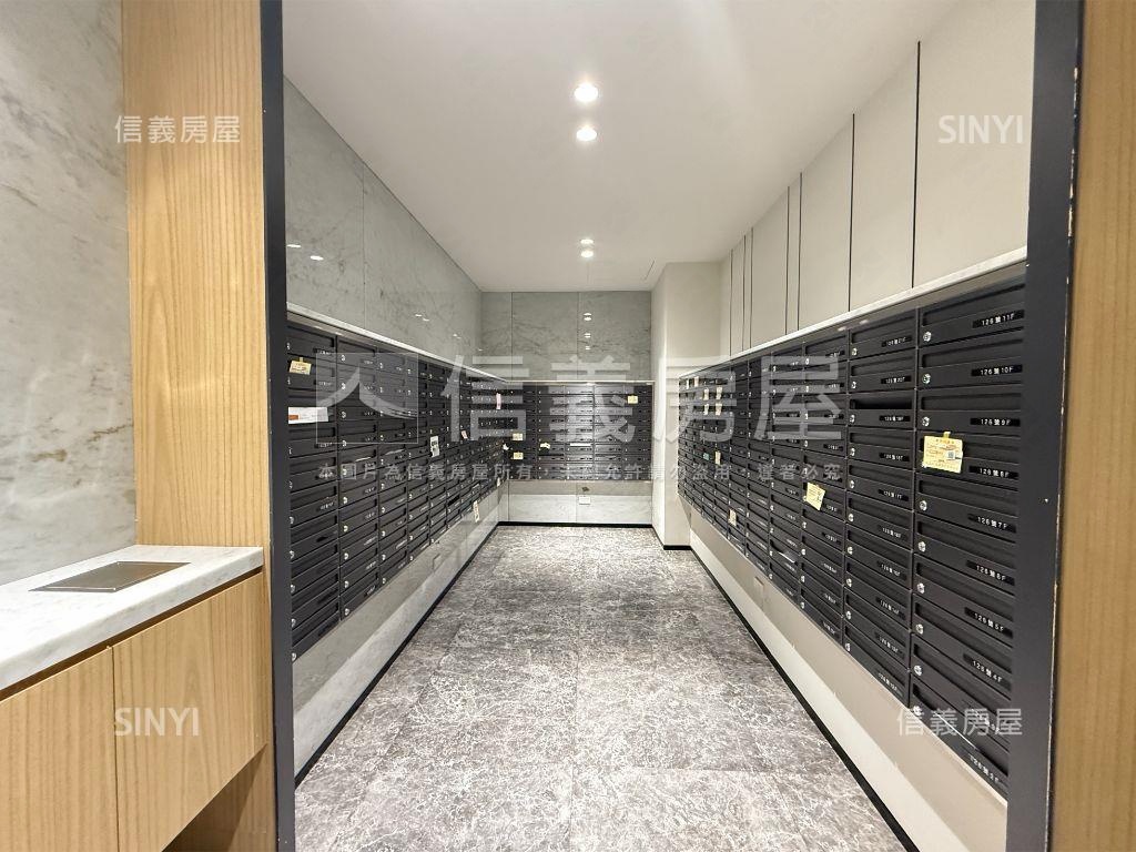 世界花園☆面中庭三房車位房屋室內格局與周邊環境