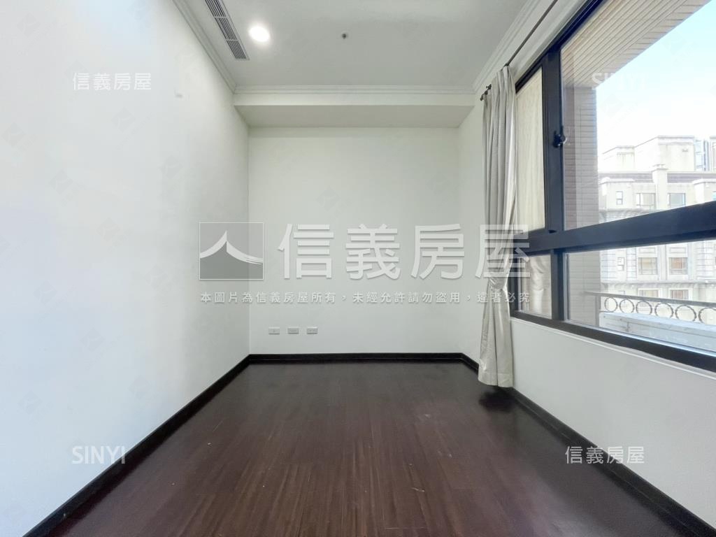 國際館４房雙車位可充電樁房屋室內格局與周邊環境