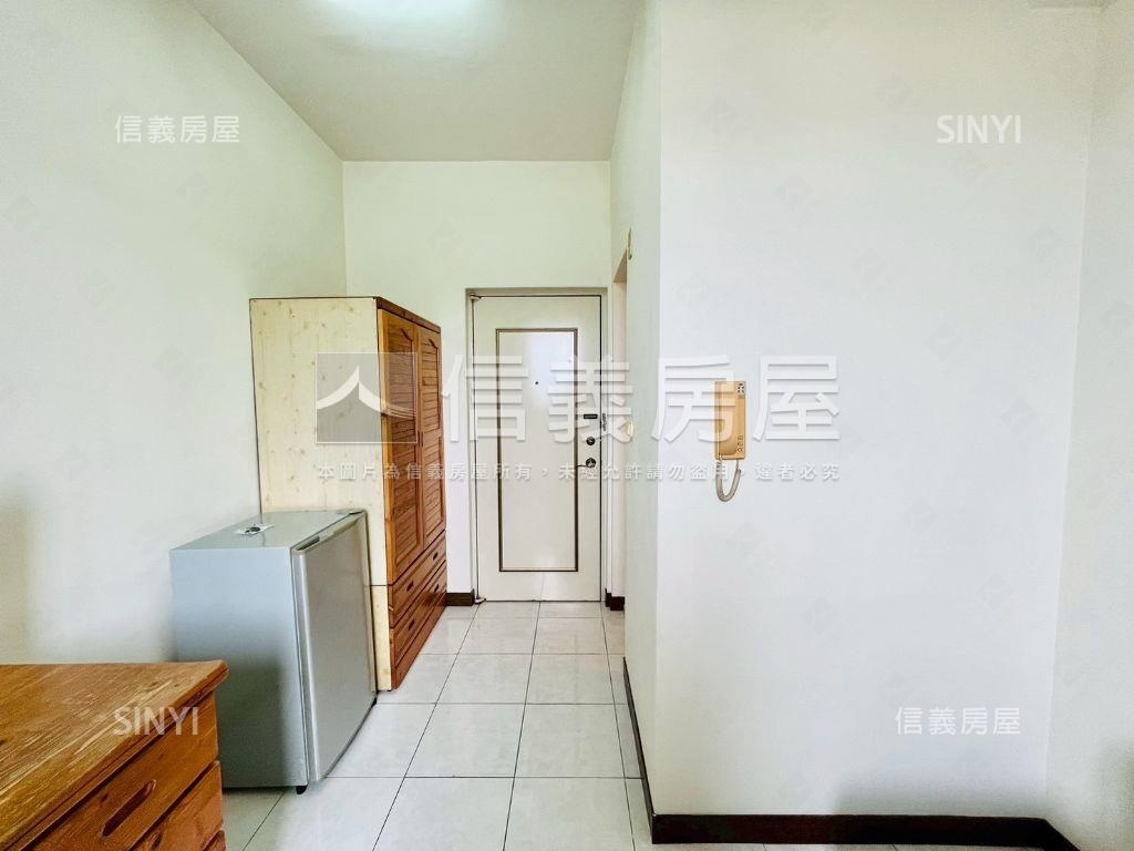 勤益科大電梯一房屋主誠售房屋室內格局與周邊環境