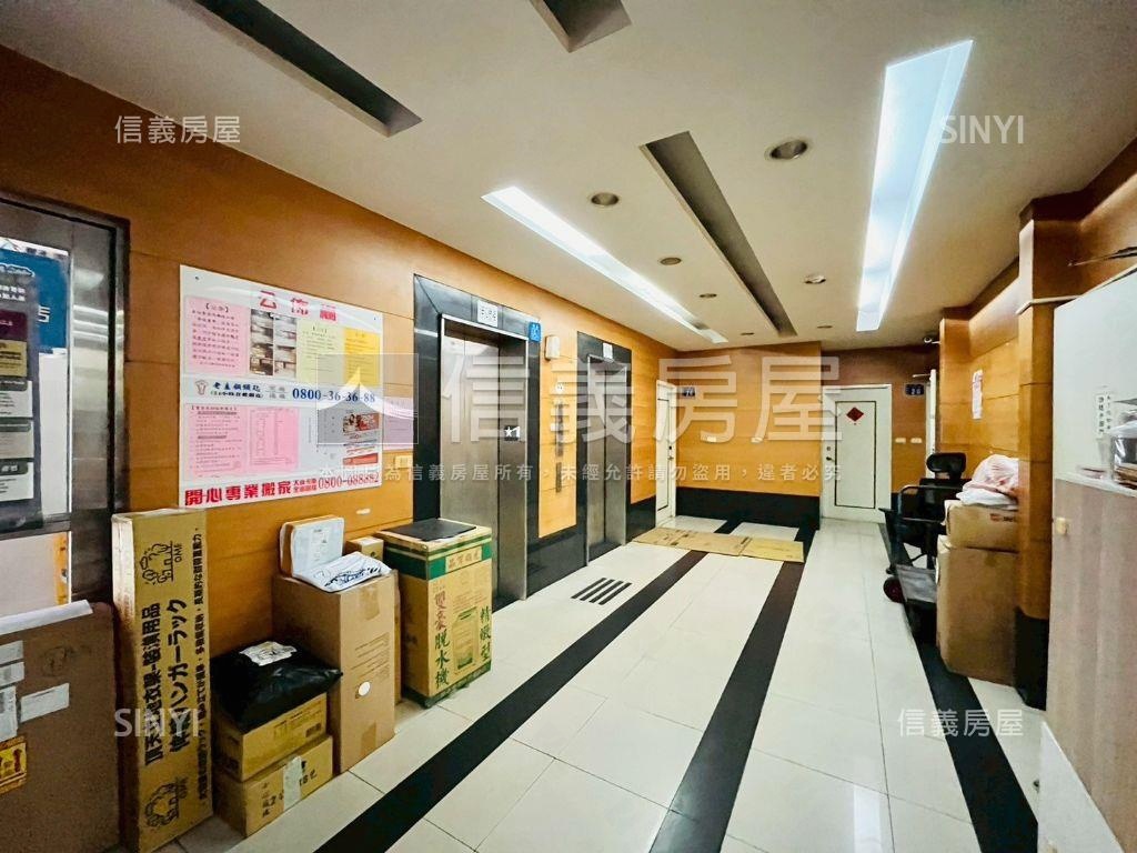 勤益科大電梯一房屋主誠售房屋室內格局與周邊環境