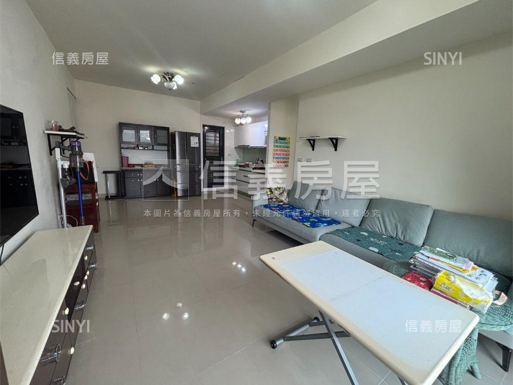 煙波Ａ１三房車位房屋室內格局與周邊環境