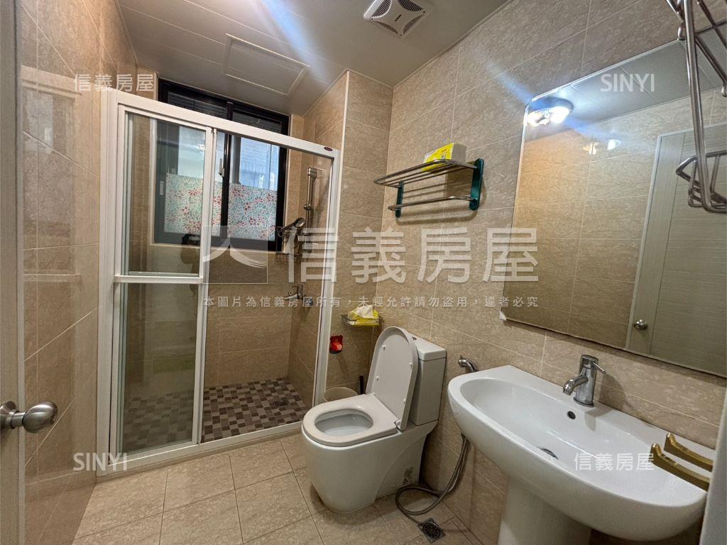 煙波Ａ１三房車位房屋室內格局與周邊環境