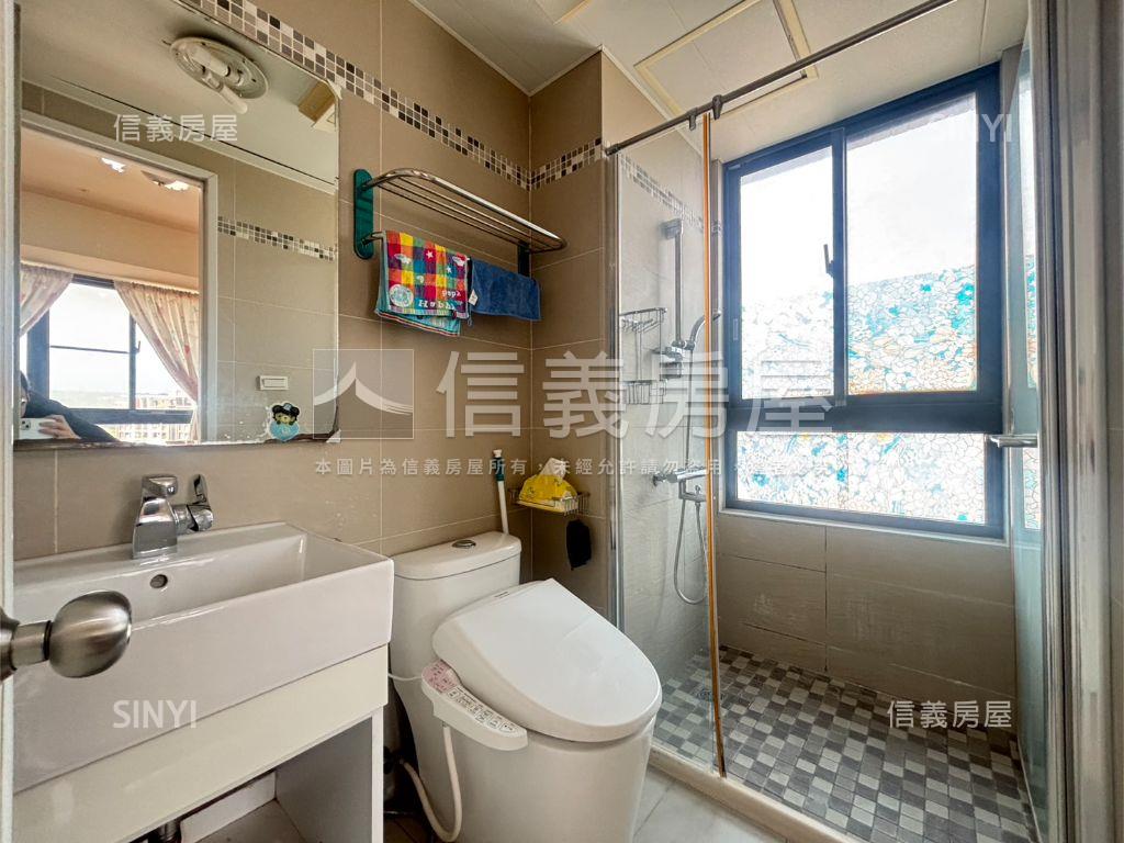 煙波Ａ１三房車位房屋室內格局與周邊環境