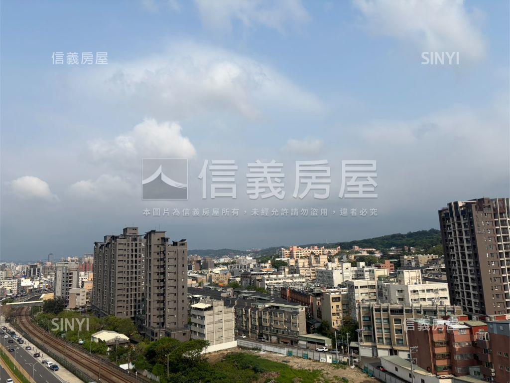 煙波Ａ１三房車位房屋室內格局與周邊環境