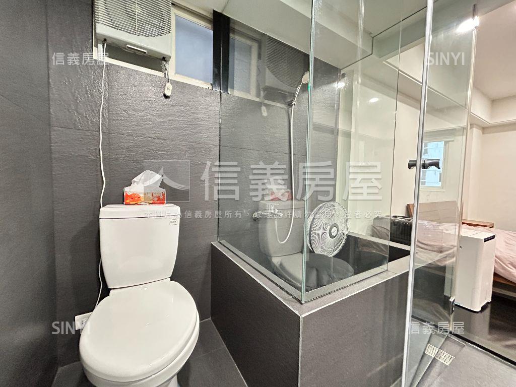 專任一層一戶捷運時尚三房房屋室內格局與周邊環境