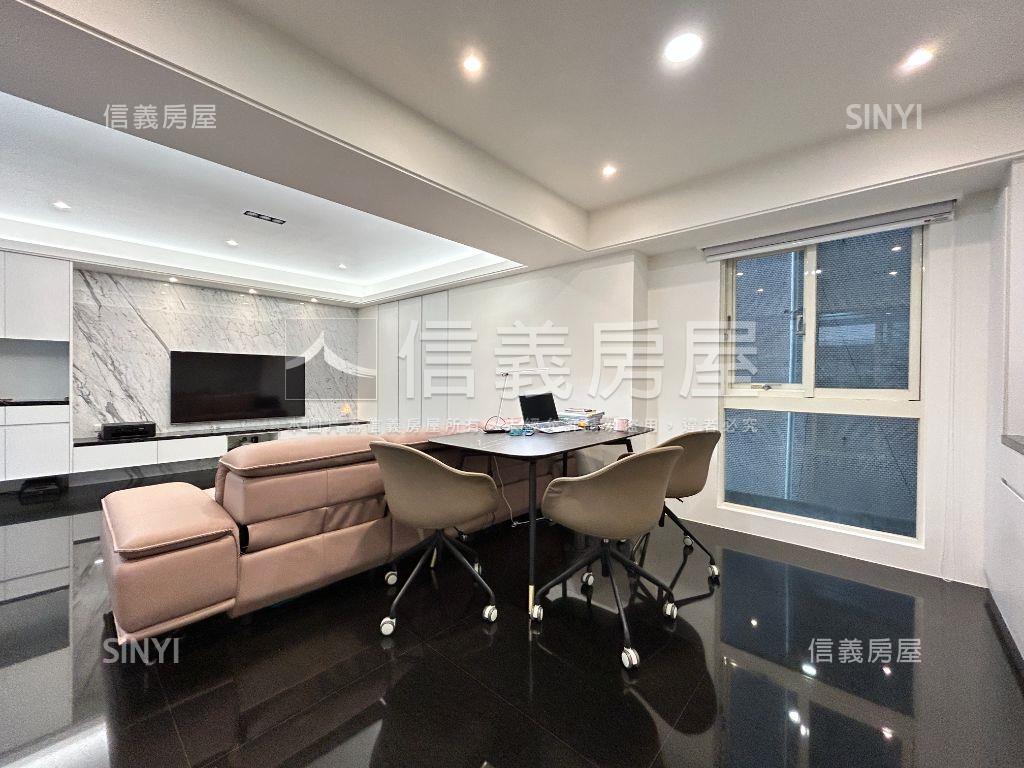 專任一層一戶捷運時尚三房房屋室內格局與周邊環境