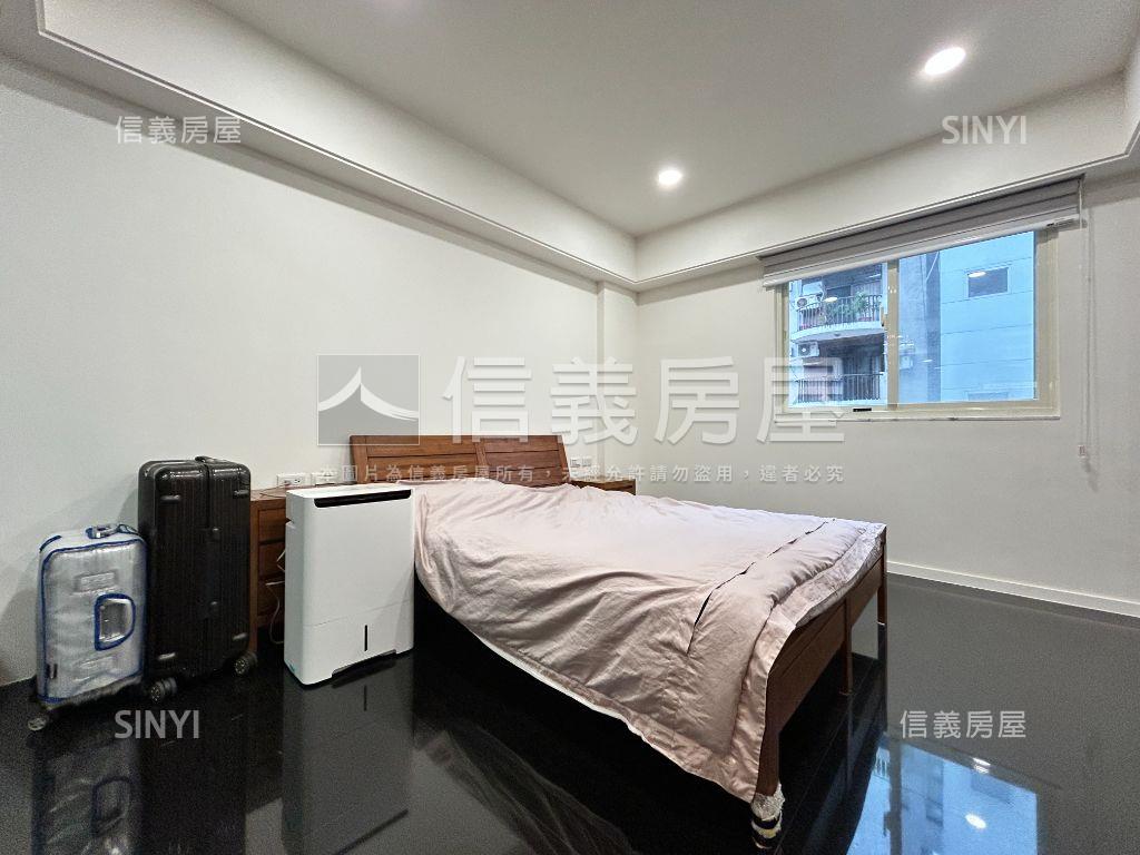 專任一層一戶捷運時尚三房房屋室內格局與周邊環境