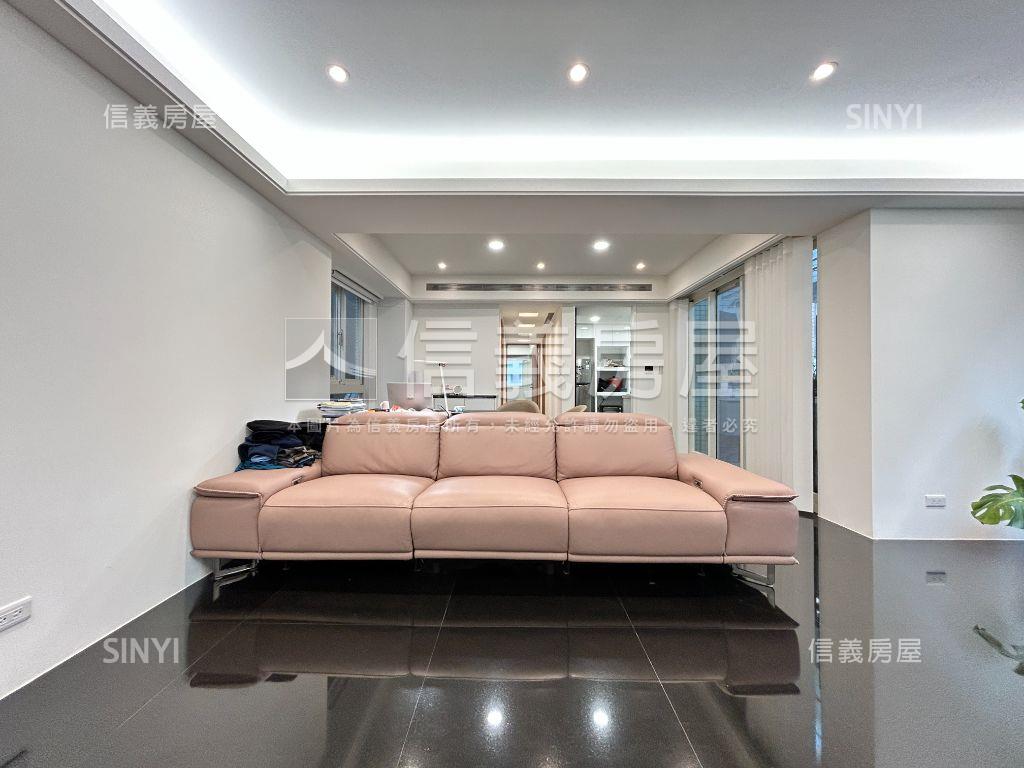 專任一層一戶捷運時尚三房房屋室內格局與周邊環境