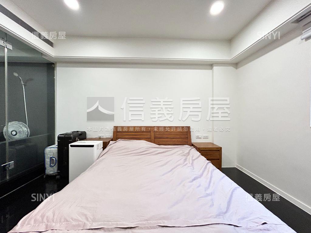 專任一層一戶捷運時尚三房房屋室內格局與周邊環境